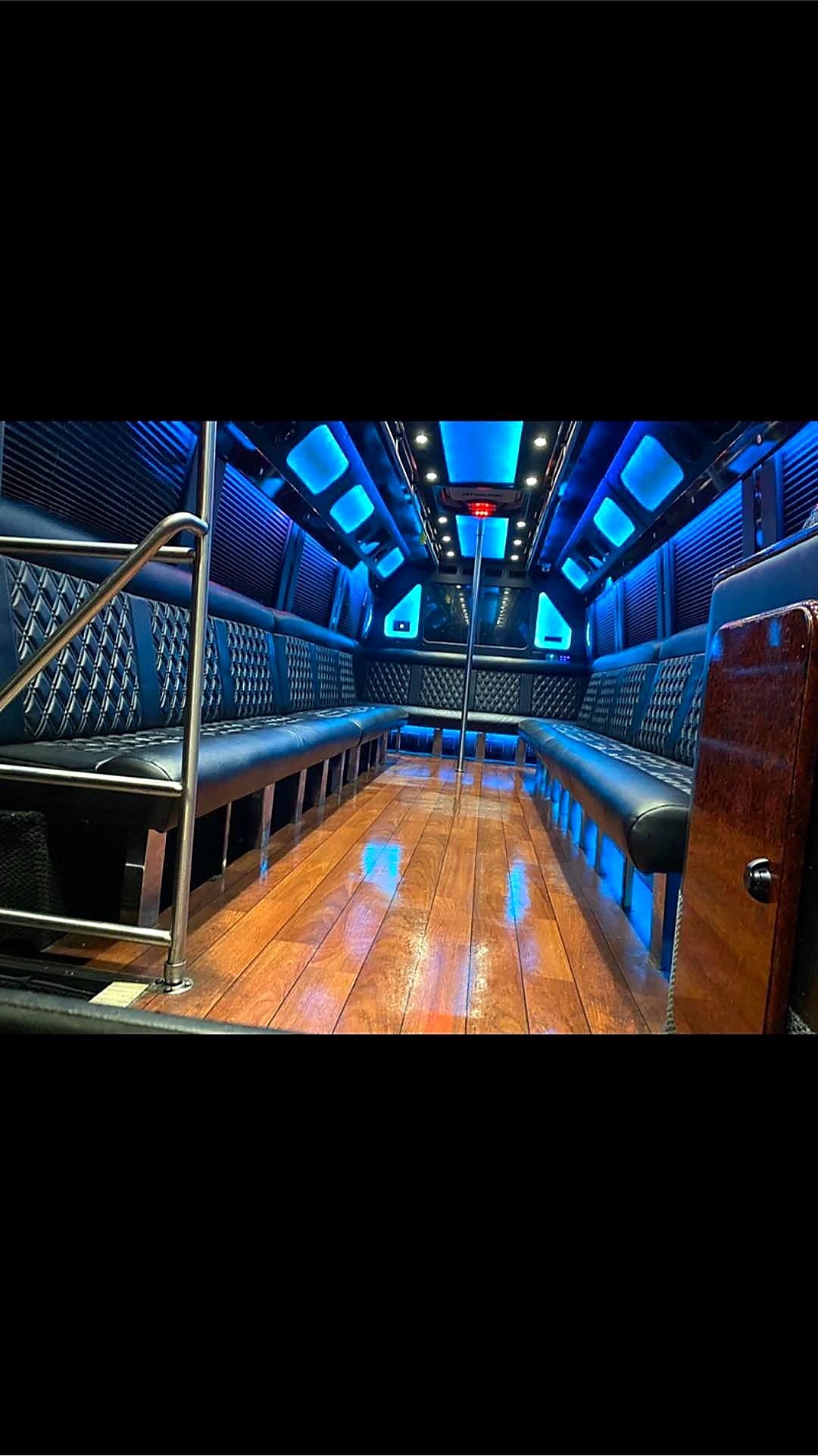 Bridal 25 with diamond-quilted leather and wood floor